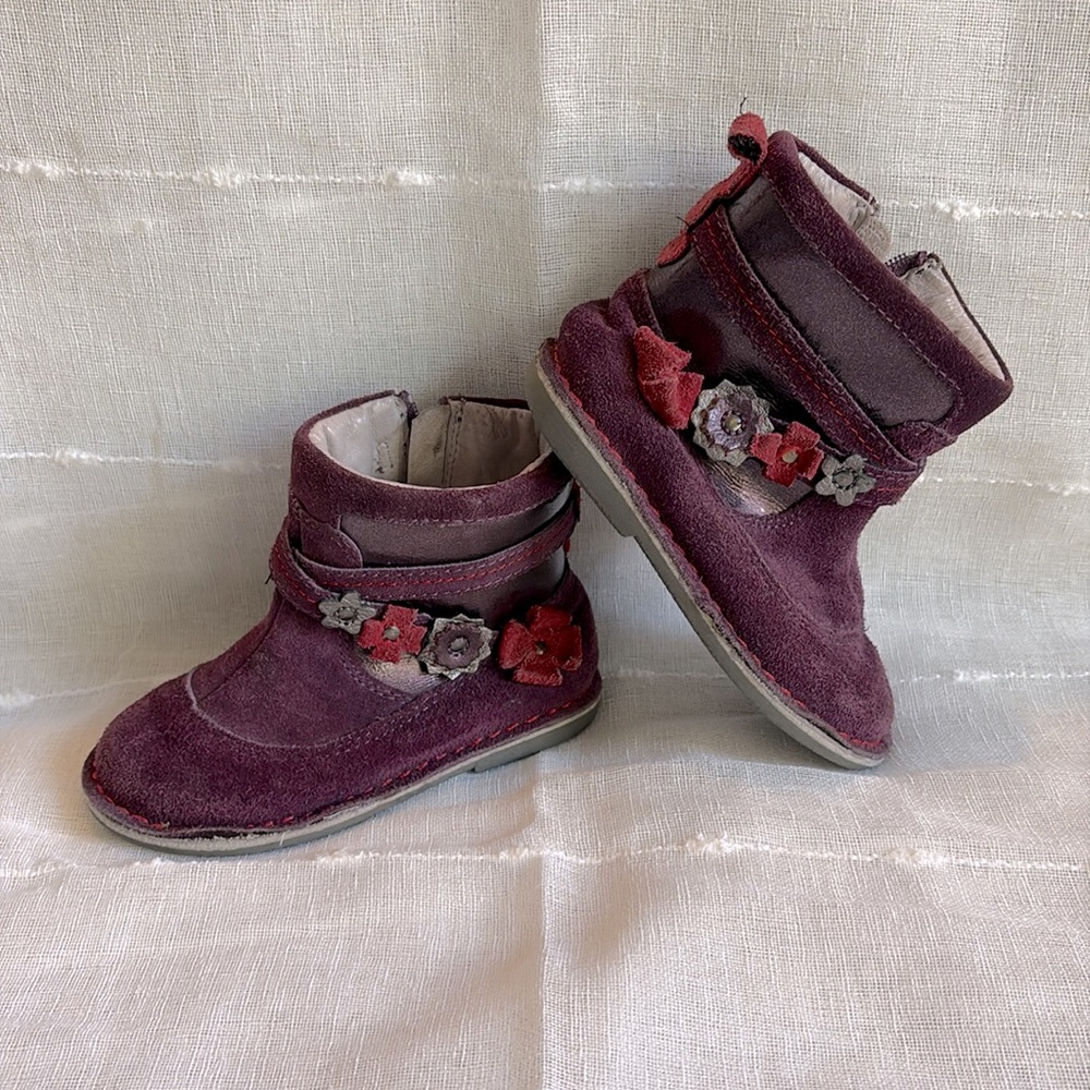stride rite purple leather ankle booties size 7